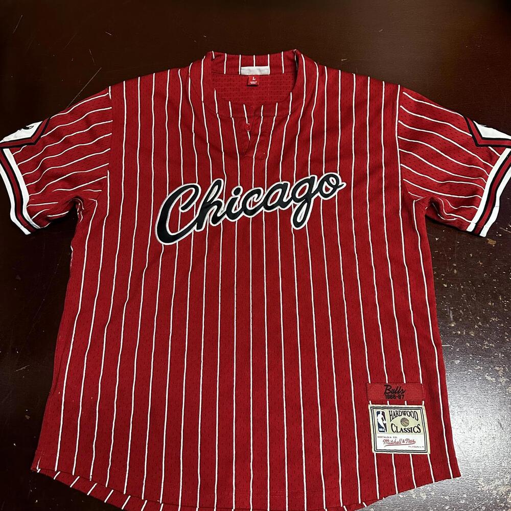 Mitchell and Ness, Chicago Bulls pinstriped, red white retro jersey large